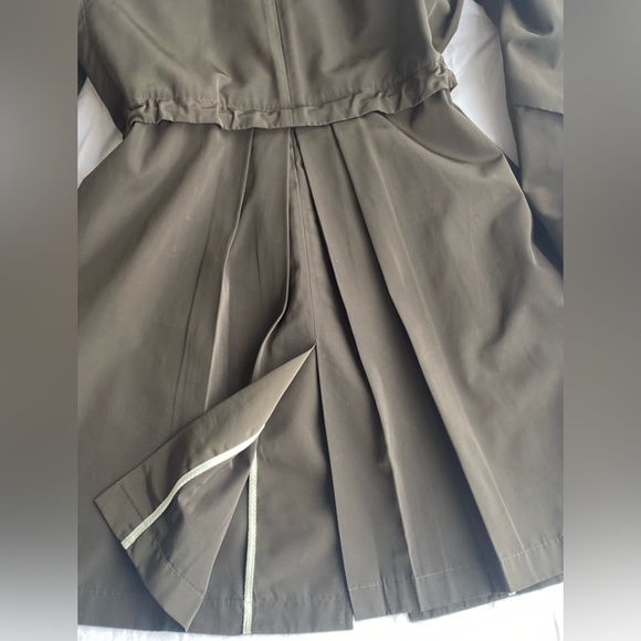 Jane Post water repellent raincoat🌦️ - Picture 3 of 6